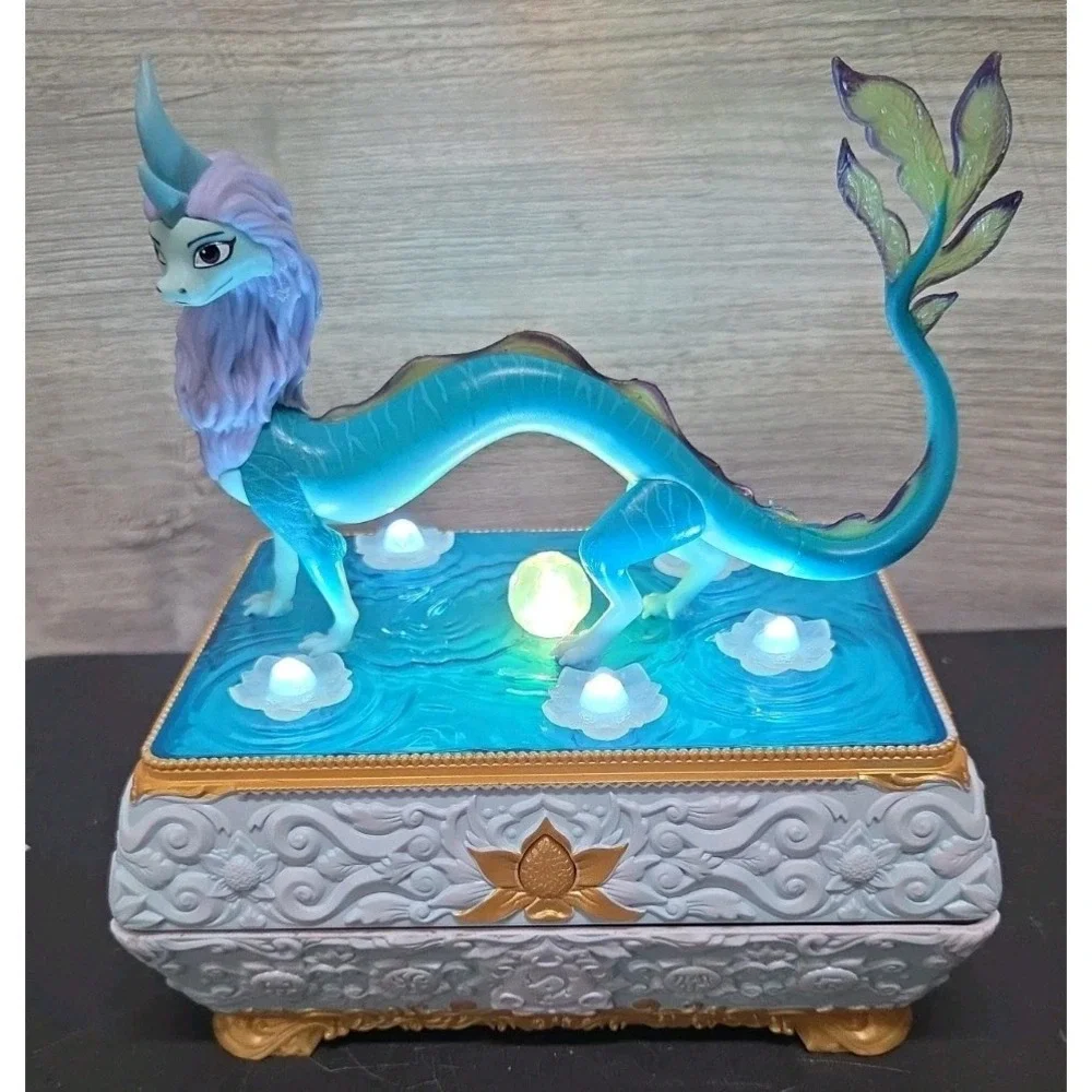 Disney Raya Sisu Dragon Chest jewelry box with color changing lights & music. E8